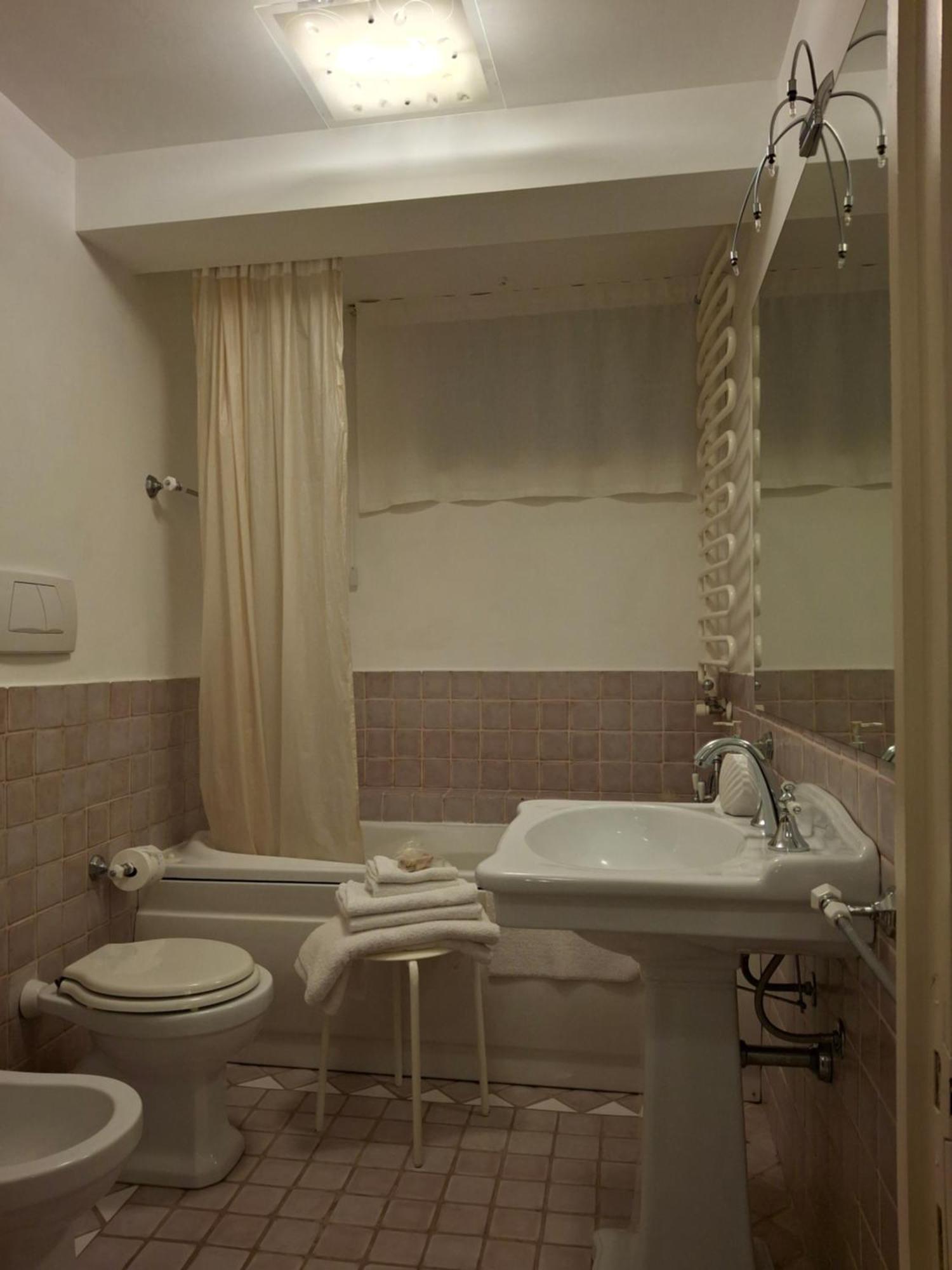 B&B Il Tiglio Porto SantʼElpidio Værelse billede